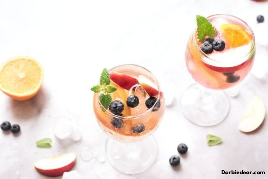 Deliciously Simple White Sangria Recipe   WhiteSangria 900x600C 